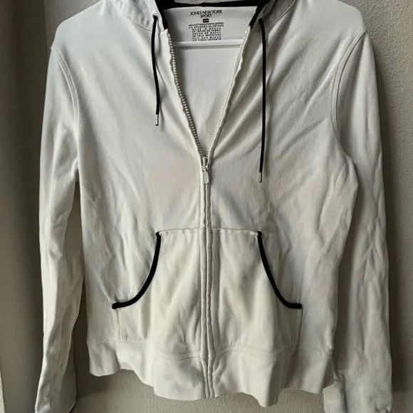 Jones New York Cream Hoodie with Black Accents - Picture 3 of 7